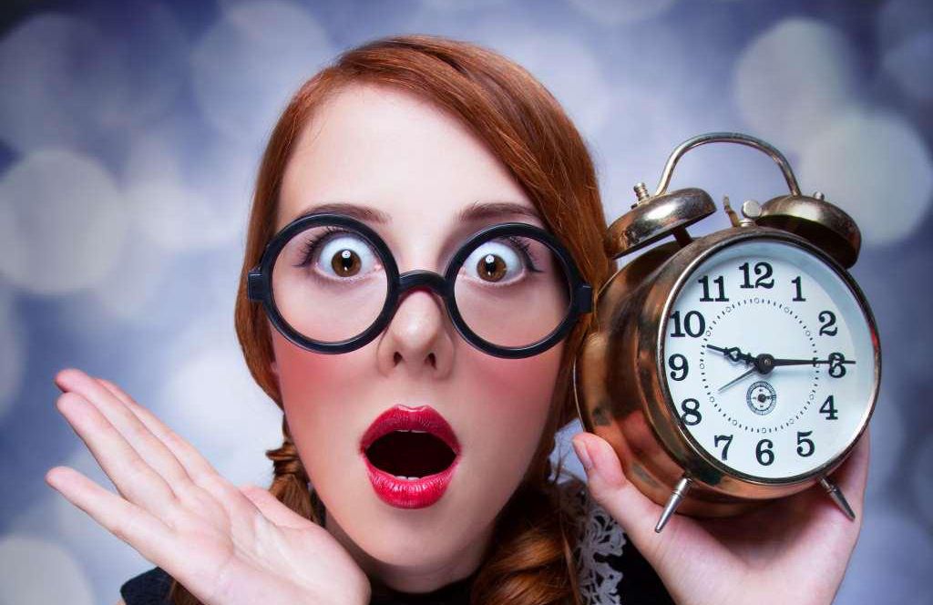 1分钟学会 如何让电脑定时关机，定时开机！