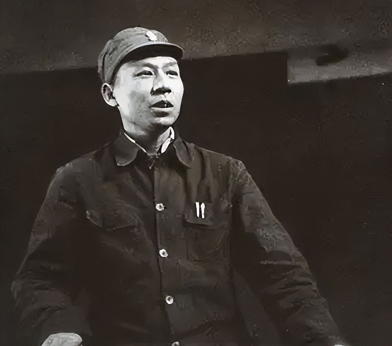 新中国第一部宪法，为何在建国五年后才问世？斯大林也提供了提议