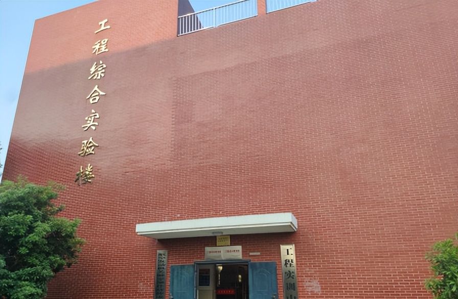 南昌职业大学——聚德智、献众生