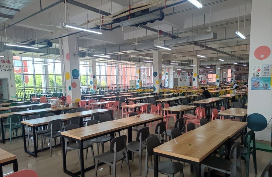 南昌职业大学——聚德智、献众生