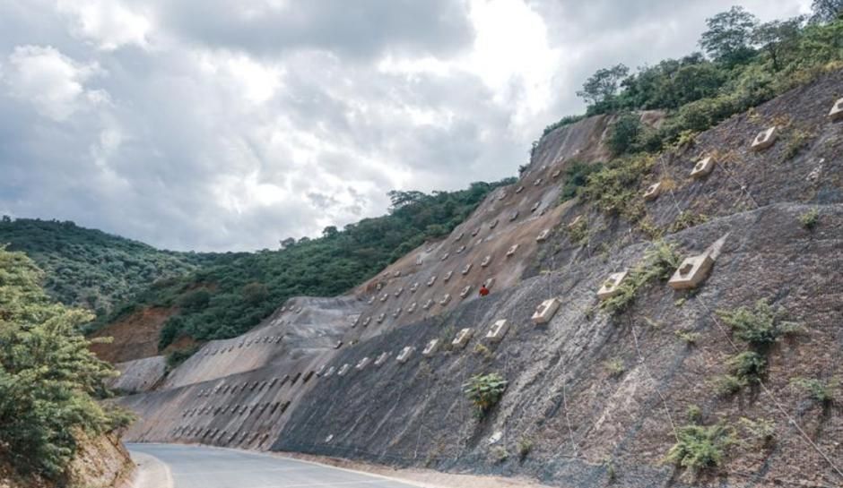天堑变通途——公路铁路上的地质灾害与防治