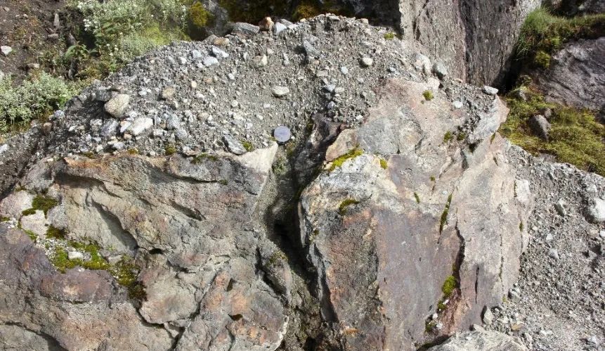 天堑变通途——公路铁路上的地质灾害与防治