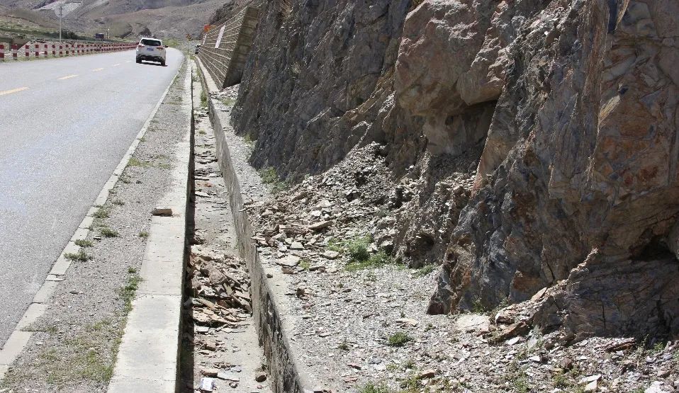 天堑变通途——公路铁路上的地质灾害与防治