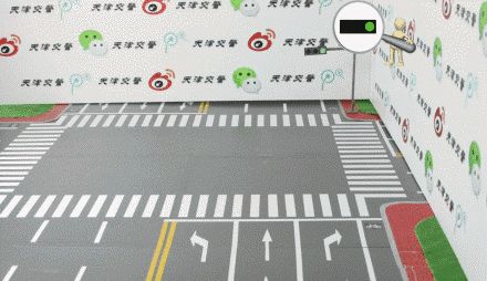 路口未按导向行驶 两车碰撞酿事故 | 平安春运 交警同行