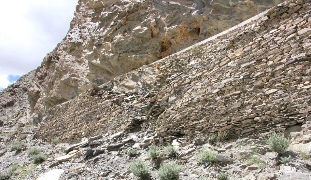 天堑变通途——公路铁路上的地质灾害与防治