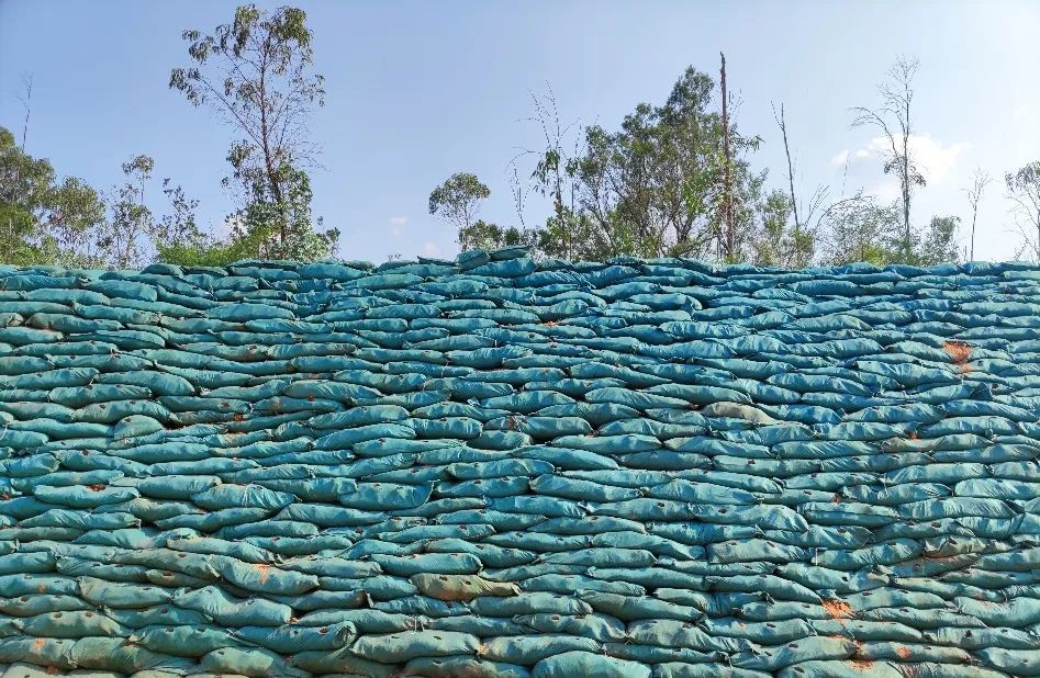 天堑变通途——公路铁路上的地质灾害与防治