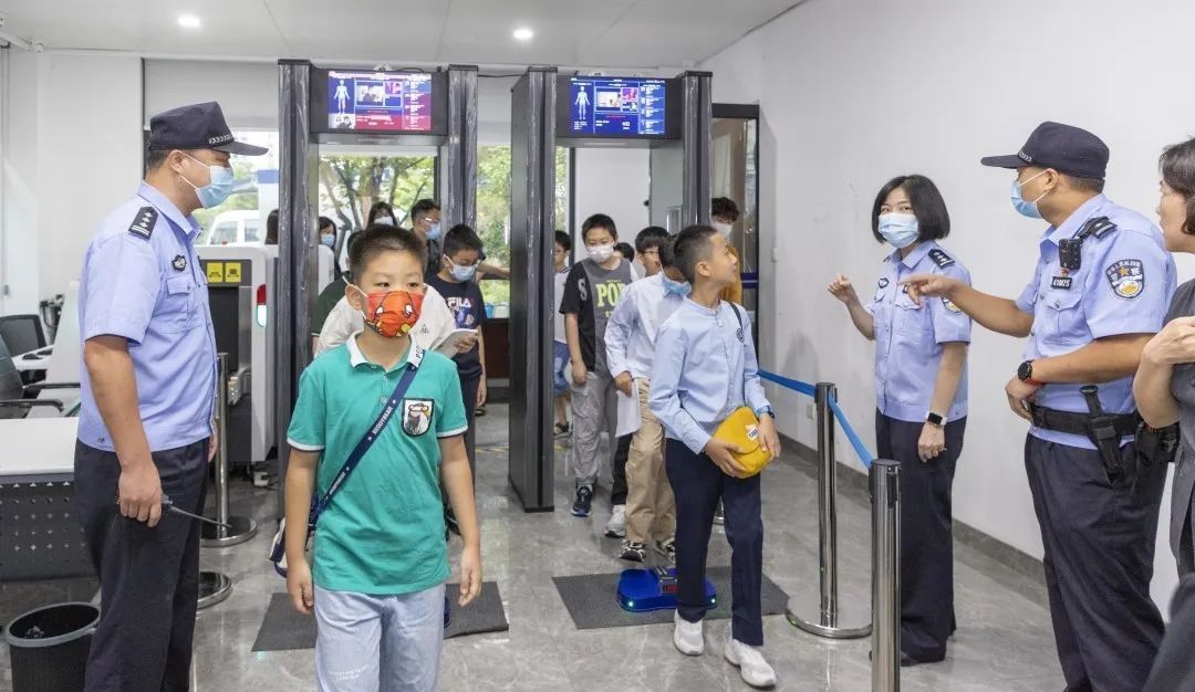 让法治之光伴您茁壮成长