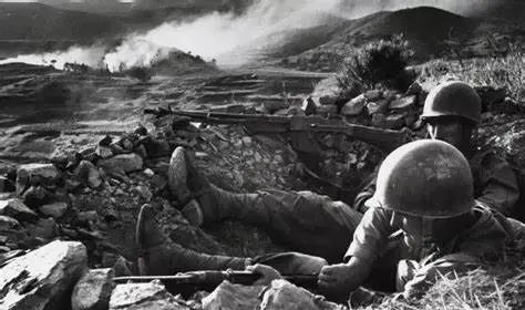 日本《和平宪法》9：继承了岸信介政治遗传基因的安倍晋三，秉承外公遗志，全力推动日本修改《和平宪法》