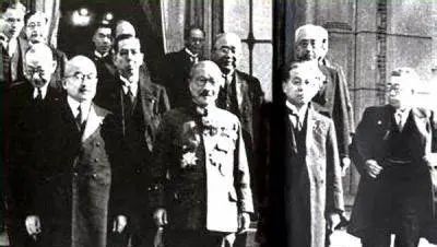 日本《和平宪法》9：继承了岸信介政治遗传基因的安倍晋三，秉承外公遗志，全力推动日本修改《和平宪法》