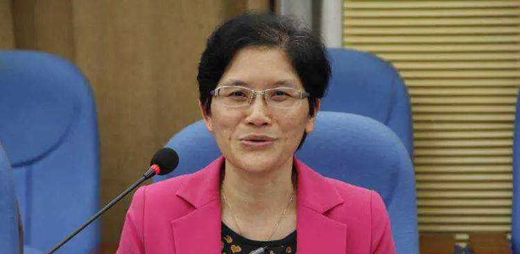 2022-01-30易真武因偷拍百亿资产副院长张家慧 竟被羁押三年多