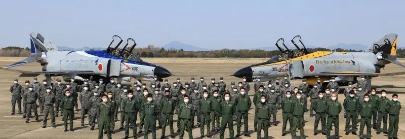 日本《和平宪法》9：继承了岸信介政治遗传基因的安倍晋三，秉承外公遗志，全力推动日本修改《和平宪法》