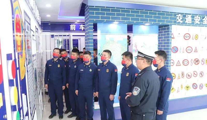 让“安全力”为“战斗力”保驾护航——瓜州大队走进道路交通安全警示教育基地参观体验