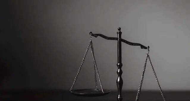 犯了错法律一定会惩罚你，遇到了苦难法律不一定会及时帮助你？ - 宋马