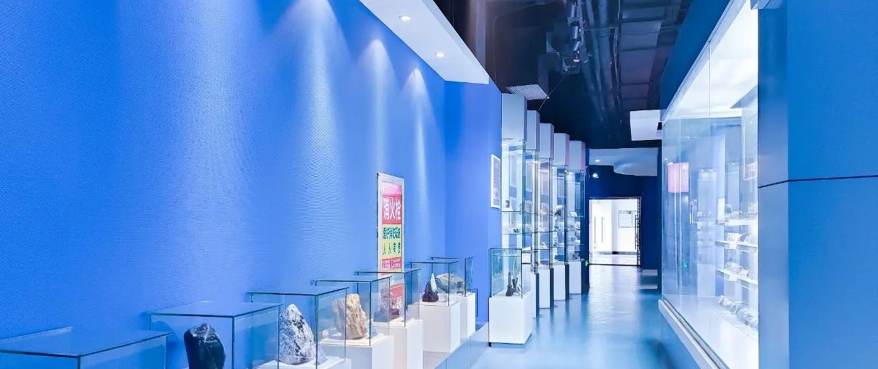 江西应用技术职业学院，地质博物馆岩石照片