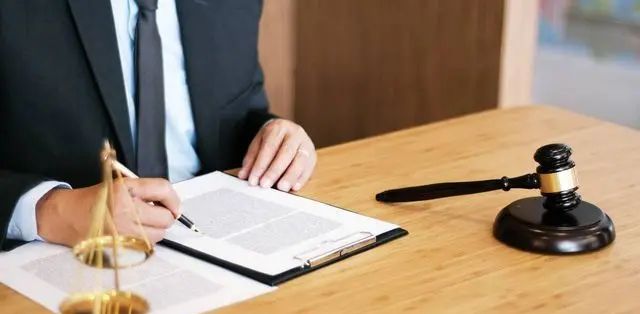 刑事案件:涉嫌犯罪了,究竟该请本地律师,还是外地律师?