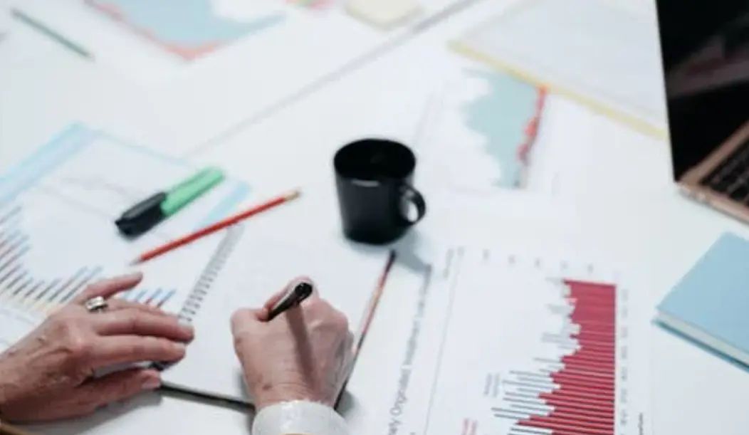 判断买卖合同可得利益的因素