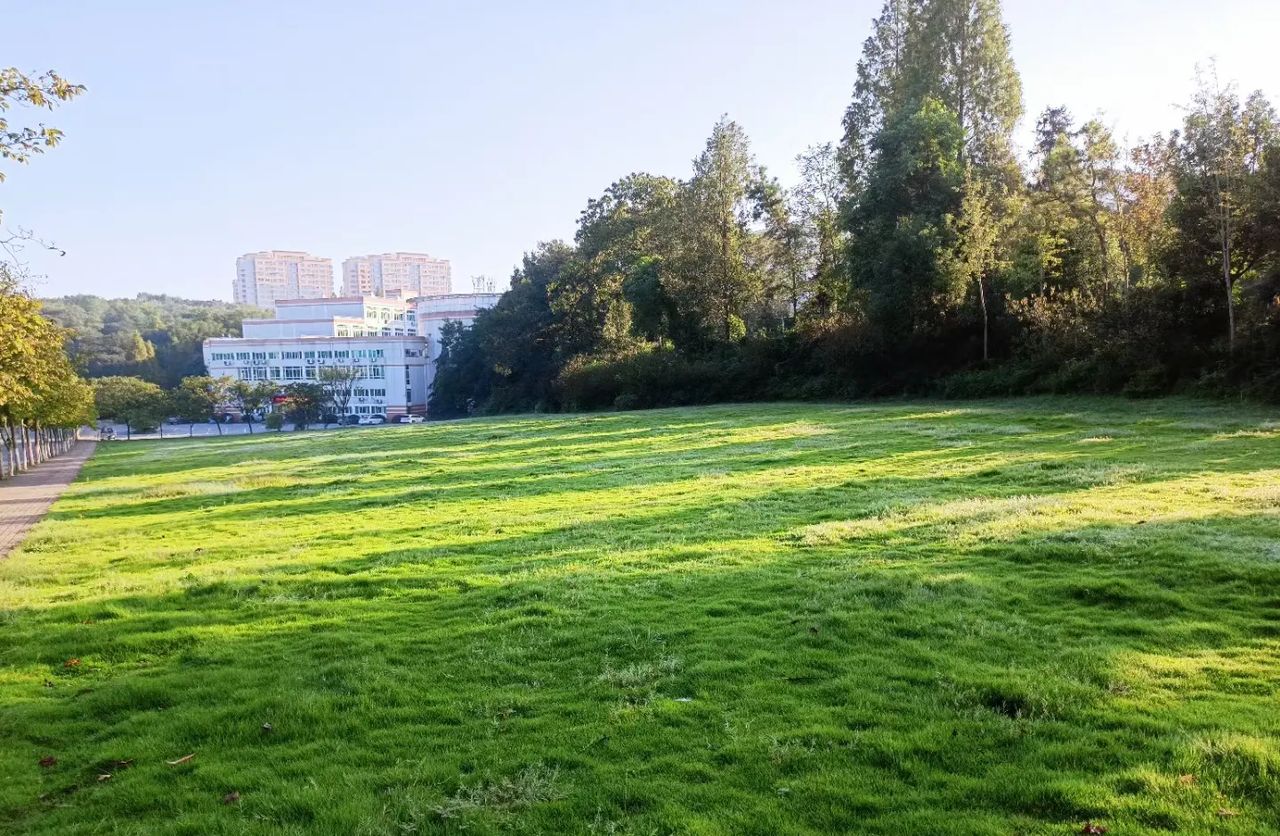 在信阳师范学院“研究生学术活动月——裁判文书大赛” 评审                     颁奖会议上的发言