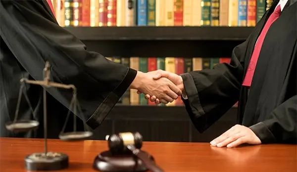 律师不单单是技术工种，人际交往也很重要，不然只会身心俱疲 - 宋马