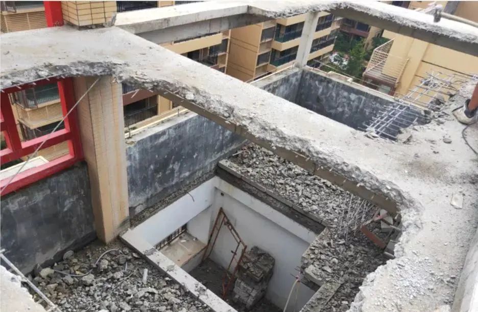 前任业主留下的违法建筑，为何要现任业主来整改？