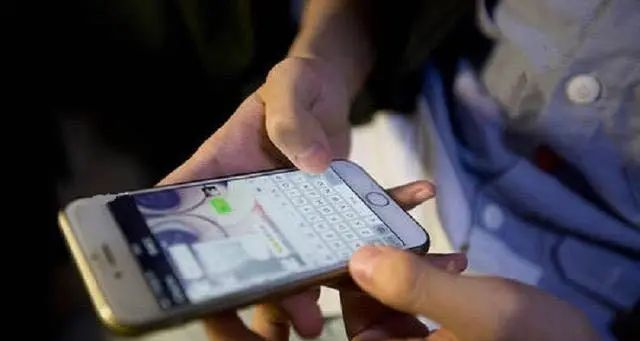 学生不写作业，老师一直罚站孩子，孩子直接厌学。谁对谁错？