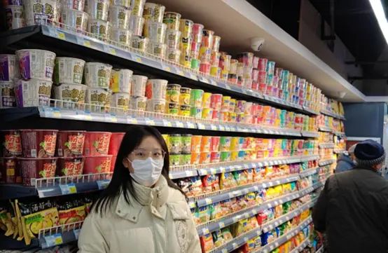 厉行勤俭节约，反对食品浪费 - 宋马