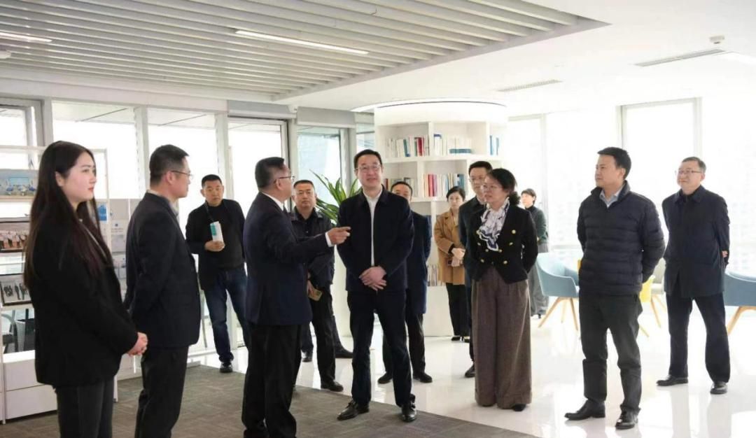 成都中院走访市级民主党派、市工商联及市律师协会