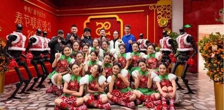 人形机器人进厂“实习”：科技狂欢还是资本噱头？ - 宋马