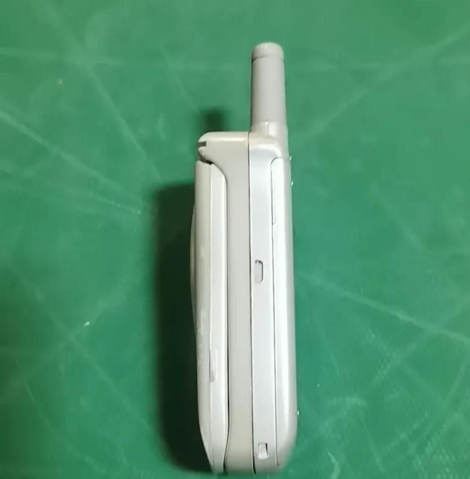 三星SGH-A288：双屏时代的开创者与千禧年移动通讯的里程碑！