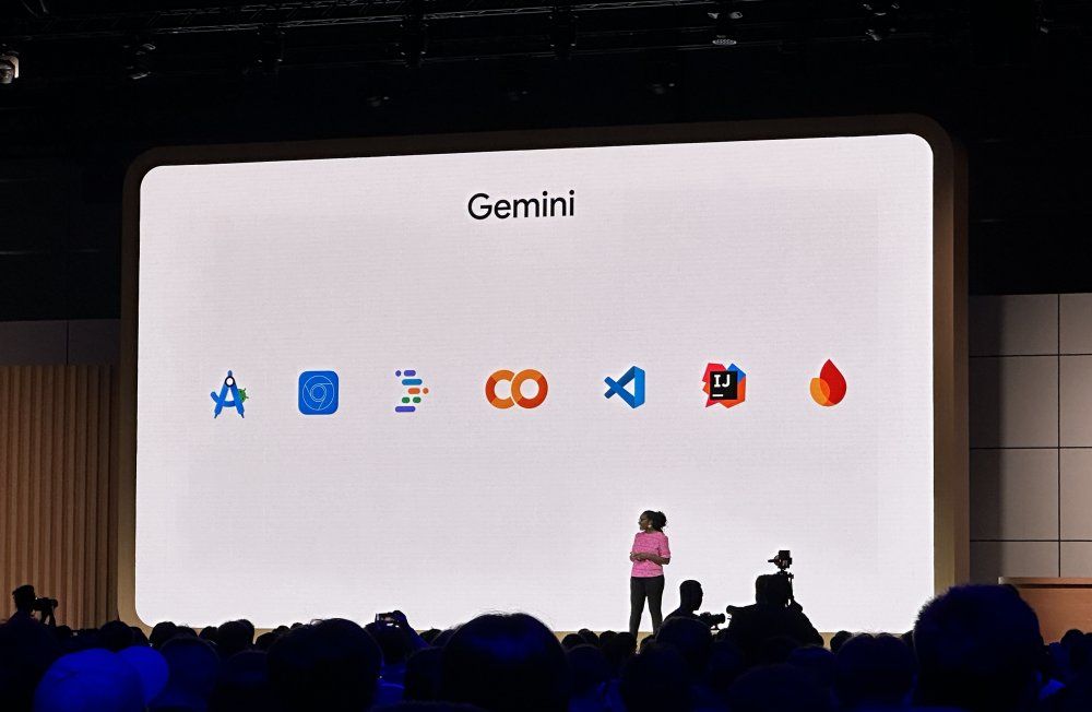 谷歌掏出一揽子开发者利器，小米SU7已经用上