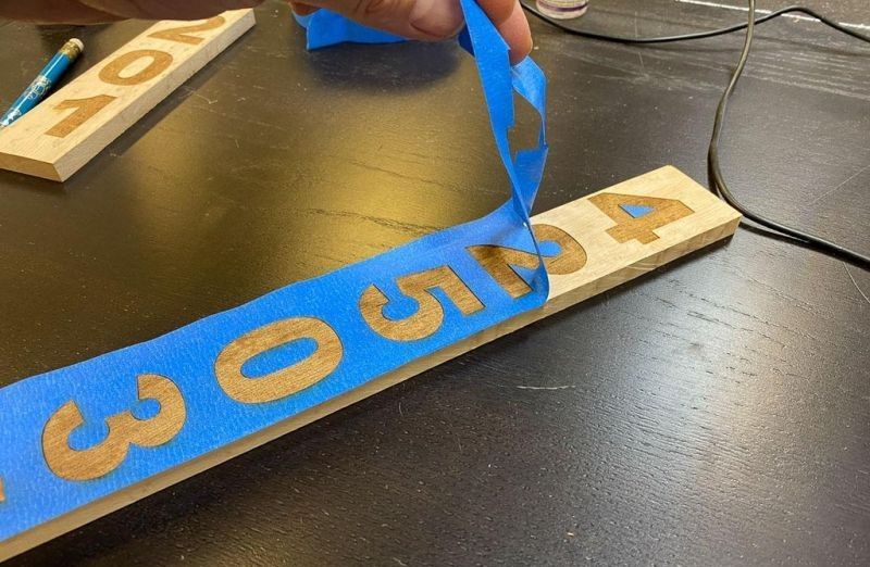 用 Arduino 步进电机驱动的机械木条时钟