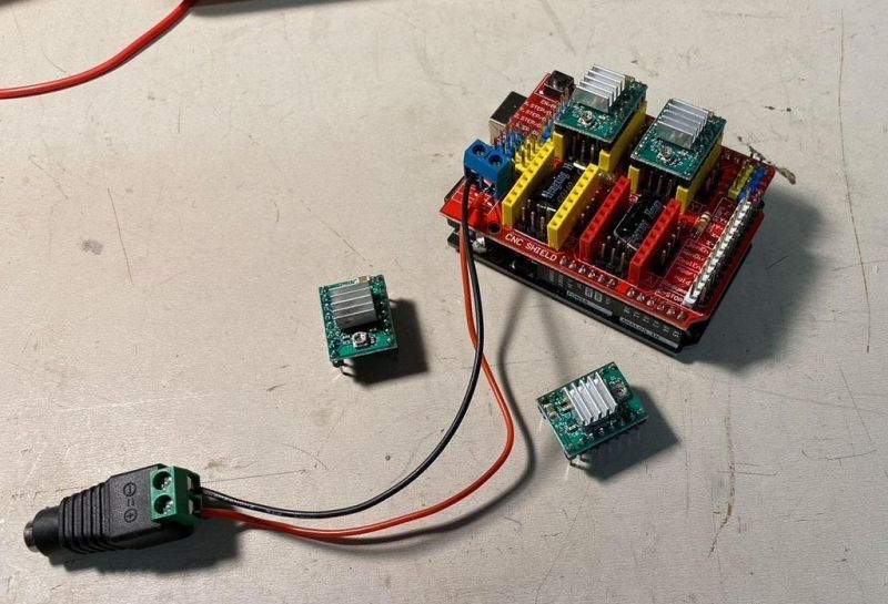 用 Arduino 步进电机驱动的机械木条时钟
