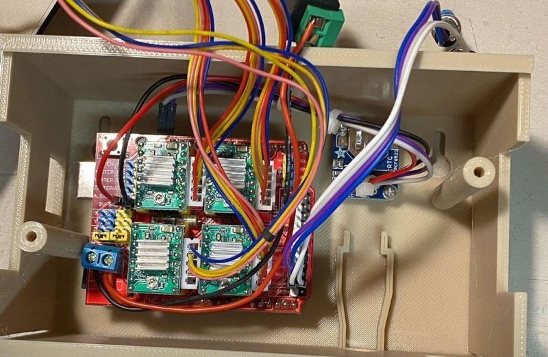 用 Arduino 步进电机驱动的机械木条时钟