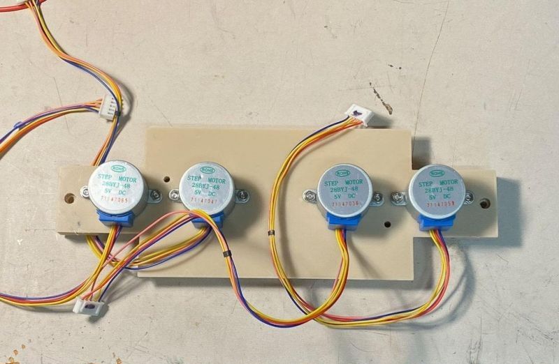 用 Arduino 步进电机驱动的机械木条时钟