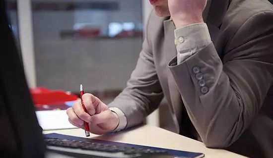 为什么90%的大学都要求计算机专业学习C语言，而不重点关注Java等语言