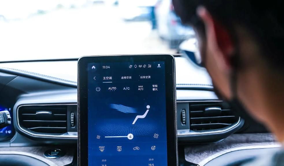 “华小魅”取代“蔚小理”？手机厂商跨界能否破界？