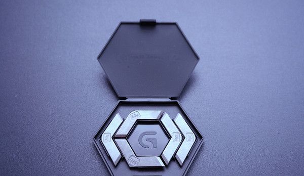 跑马灯进化版——罗技 G502 RGB 自适应游戏鼠标 开箱及评测