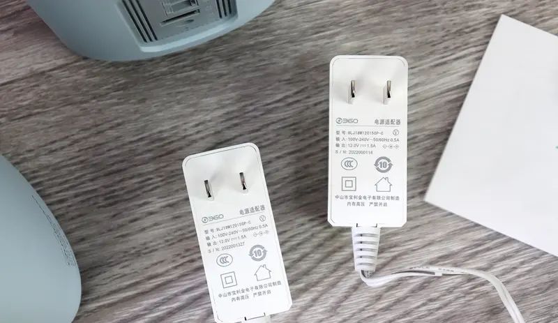 听人劝网不卡！小伙换了360WiFi6全屋路由，手机电脑网速跑满