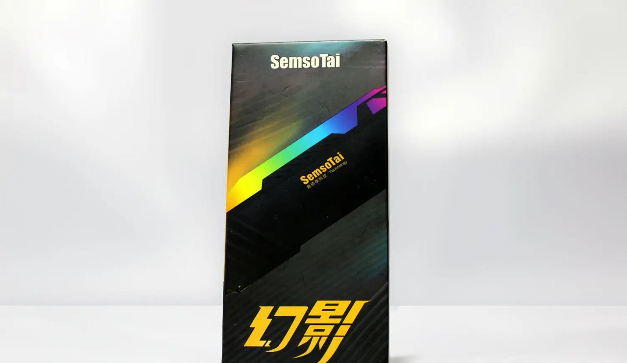 鑫硕泰（SemsoTai）幻影灯条8G 3200 评测开箱 最便宜的内存 百元灯条 - 宋马