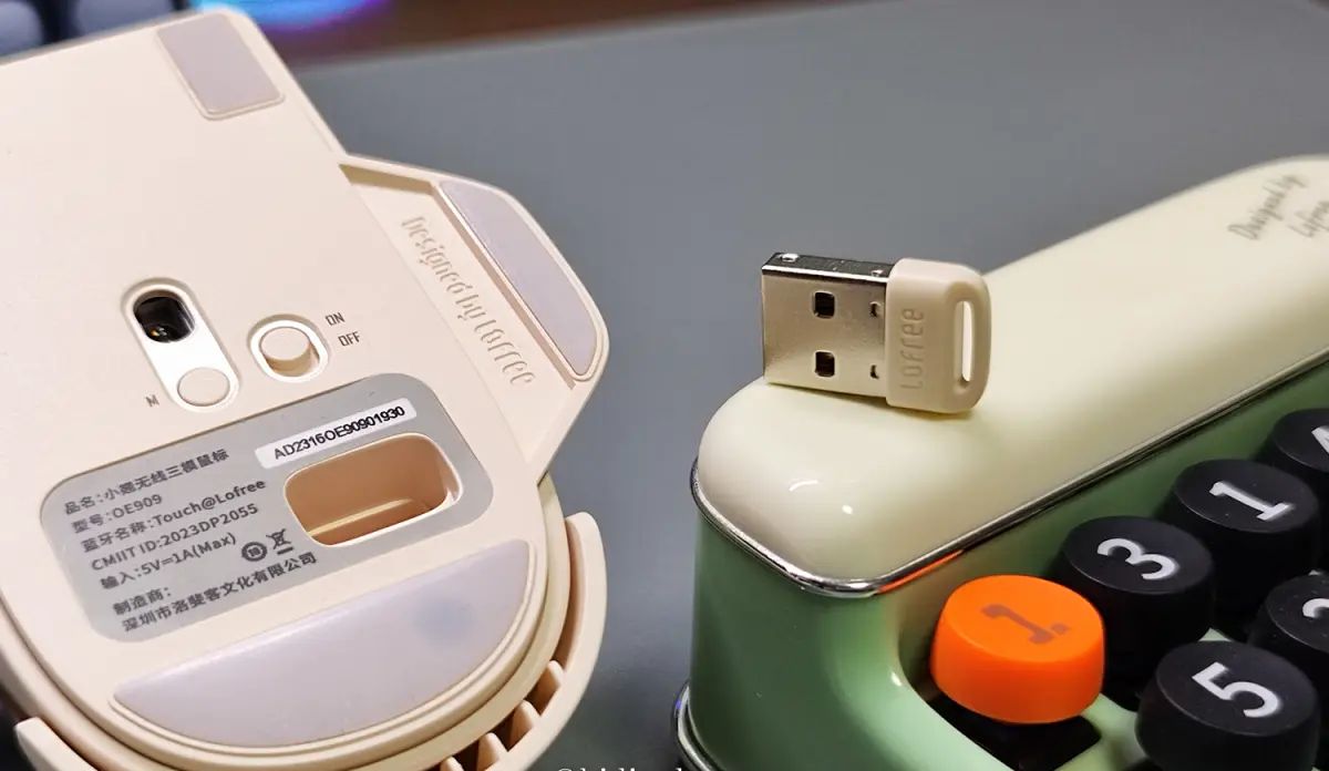 鼠标也可以百变换装？洛斐小翘三模无线鼠标，双键客制化真香！