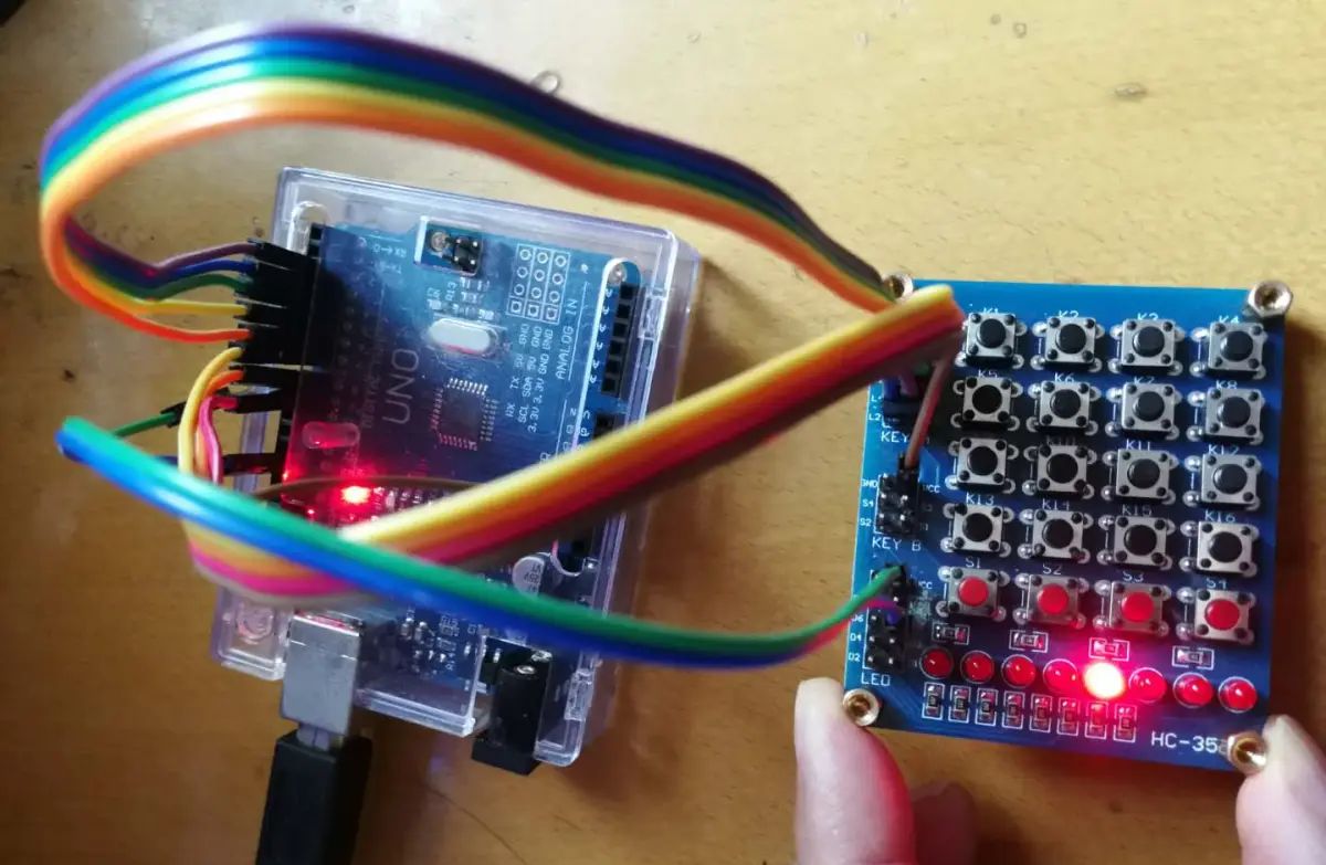 【雕爷学编程】Arduino动手做（131）---跑马灯矩阵键盘模块