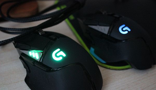 RGB将要一统外设——罗技（Logitech）G502 自适应游戏鼠标RGB版开箱（对比普通版G502）