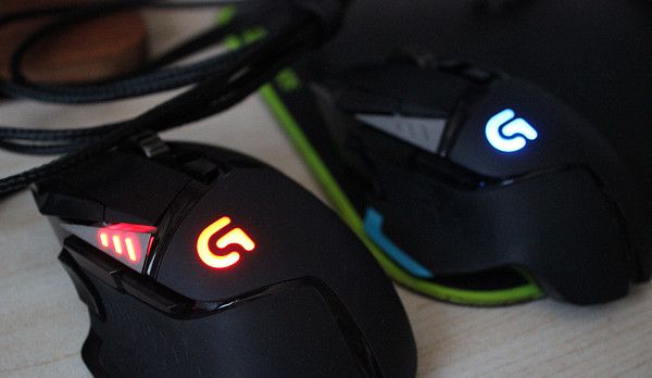 RGB将要一统外设——罗技（Logitech）G502 自适应游戏鼠标RGB版开箱（对比普通版G502）