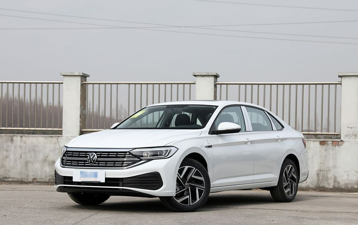 车内配置实用而贴心