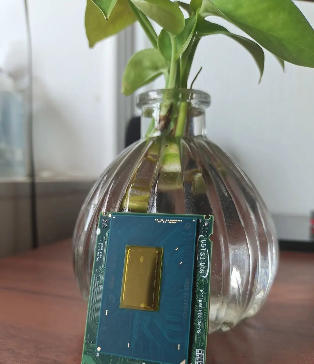 华擎 DeskMini 110 实战强上八代“六核魔改”CPU及避坑指南