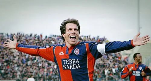 实况足球的隐藏的绝世高手，买来一个王朝模式就稳了