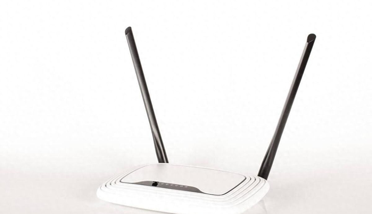 两个路由器如何实现相同WIFI名称的无缝切换？ - 宋马