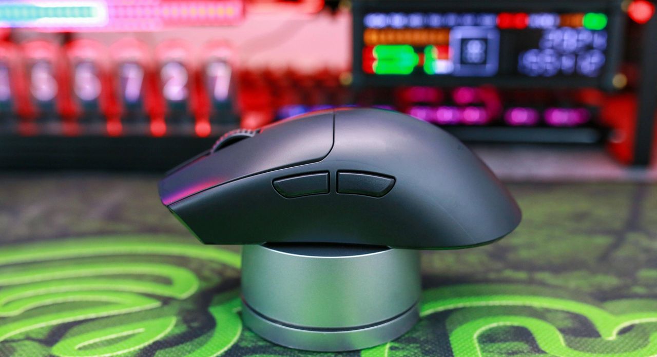 8KHz轮询率35000DPI操控，打造电竞鼠标:雷蛇毒蝰 V3Pro 评测