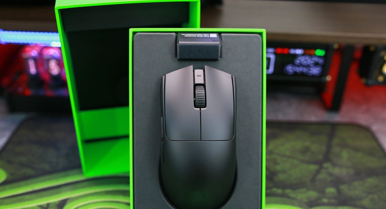 8KHz轮询率35000DPI操控，打造电竞鼠标:雷蛇毒蝰 V3Pro 评测
