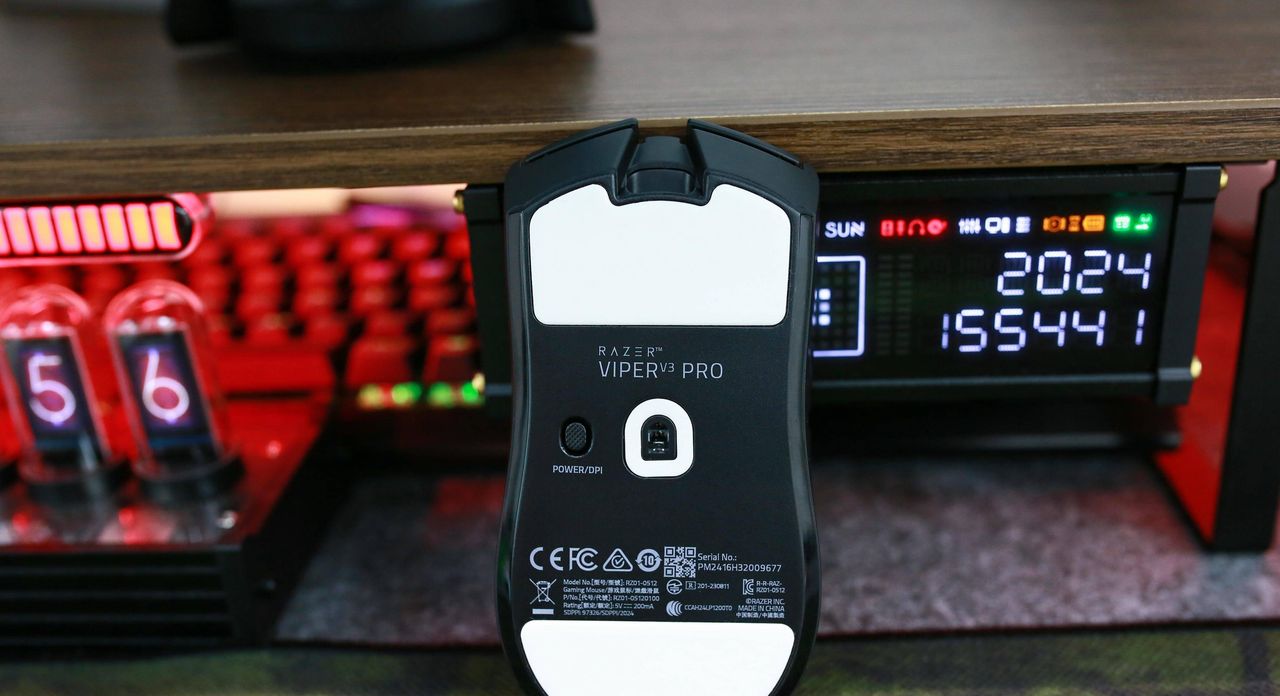 8KHz轮询率35000DPI操控，打造电竞鼠标:雷蛇毒蝰 V3Pro 评测