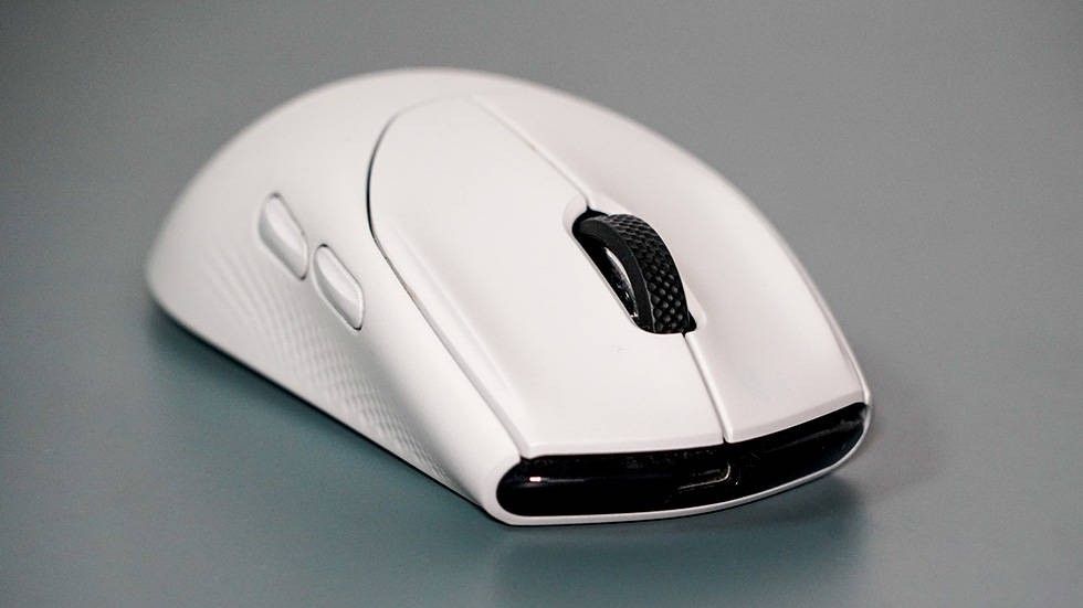 轻量/性能/颜值该如何取舍 看看外星人Alienware AW720M交出的作业